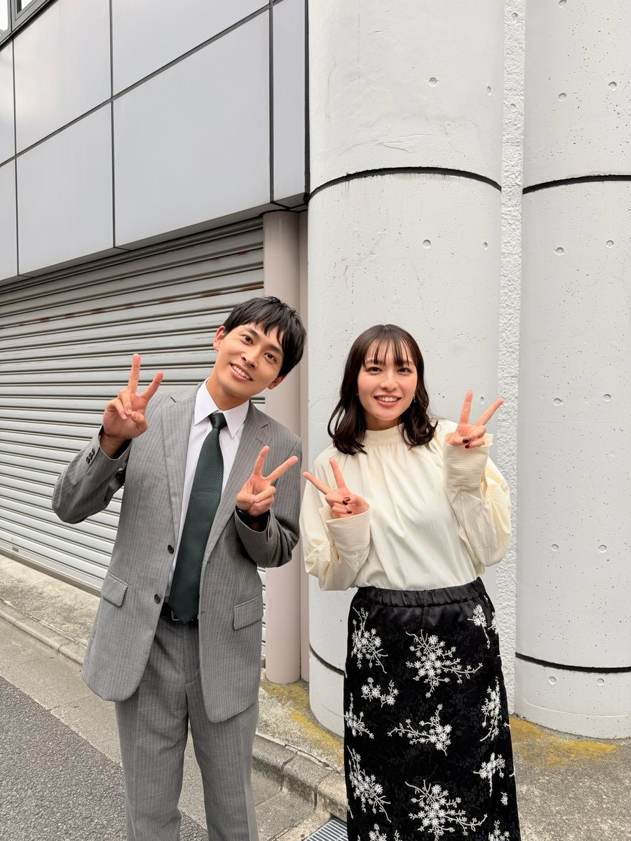 2216_tx's tweet photo. #夫婦と16歳 〜狂気の隣人〜🌹
TVer & U-NEXTで配信中！

📸✦•✧•『 𝐎𝐟𝐟 𝐒𝐡𝐨𝐭 』•✧•✦📸
美子(#かたせ梨乃)がばら撒くチラシに
菜々子(#北村優衣)と写っていた人物の正体は...
なんと、先輩河口(#平埜生成)でした🫢

🔗第𝟲話❯❯https://t.co/hkJbwtdRaW
※第𝟲話のTVer配信は𝟴/𝟭𝟯(木)深夜𝟮𝟰:𝟱𝟵まで⚠️

⭐︎U-NEXTでは最新話まで全話見放題独占配信中📱
⭐︎TVerで第𝟭~𝟯話＋最新話を無料見逃し配信中.ᐟ.ᐟ
☑TVerのお気に入り登録もお願いします❤️‍🔥