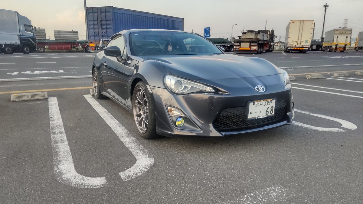 drift_friends's tweet photo. #86の日
何ということでしょう昨日なのをすっかり忘れてました

ガンメタの86 ZN6に乗ってますよろしくお願いします😊 https://t.co/0CxtbiIwSF