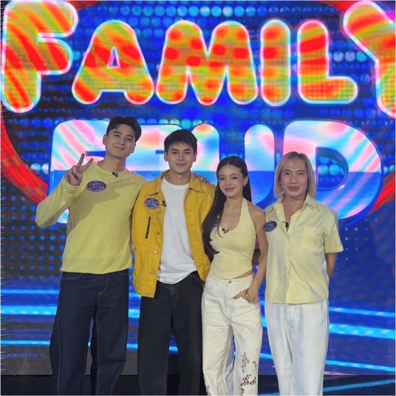 sunkissedbia's tweet photo. the cutest, supportive db team with yellow colour 💛 https://t.co/gKn4h2dP7T
