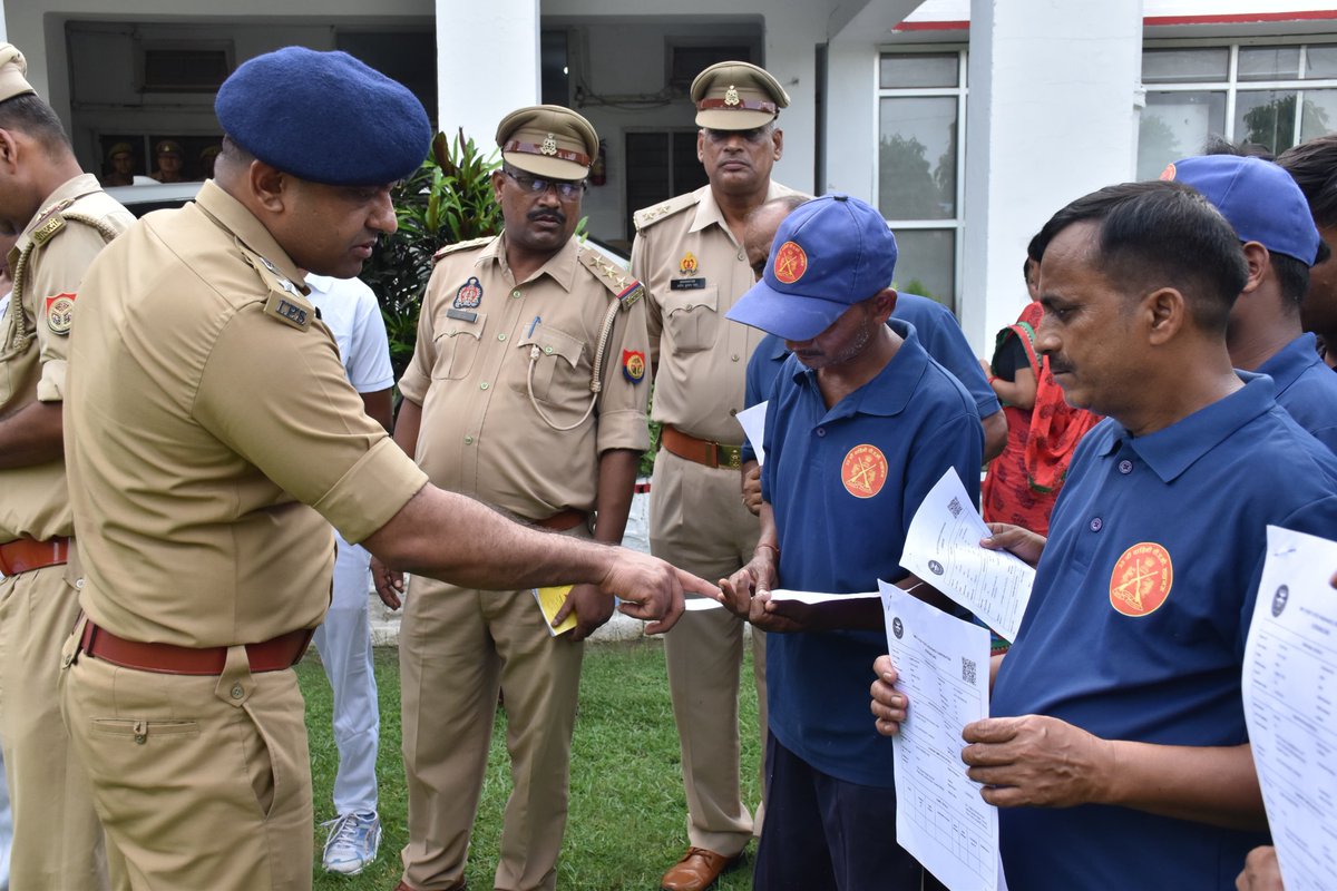 35thBn's tweet photo. @Dgpacup जिससे कर्मचारियों एवं उनके परिवारजनों को आकस्मिक बीमारी अथवा चिकित्सा संबंधी परिस्थितियों में आर्थिक सुरक्षा मिल सके एवं उपचार के दौरान होने वाले वित्तीय भार को कम किया जा सके। हेल्थ इंश्योरेंस की सुविधा उपलब्ध होने से कर्मचारी बेहतर स्वास्थ्य सेवाओं का लाभ प्राप्त कर सकेंगे। https://t.co/uUOPAGTtu4