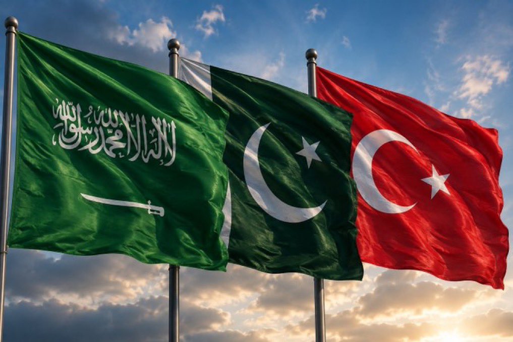bnmahmoud's tweet photo. تحالف قوي يضم اعظم دول المنطقة للدفاع المشترك .. حفظ الله بلادنا بلاد الحرمين وقيادتها وشعبها من كل سوء ومكروه . #اتفاقية_مكة
#المملكة_العربية_السعودية
#الجمعة https://t.co/SORRHfMDo6