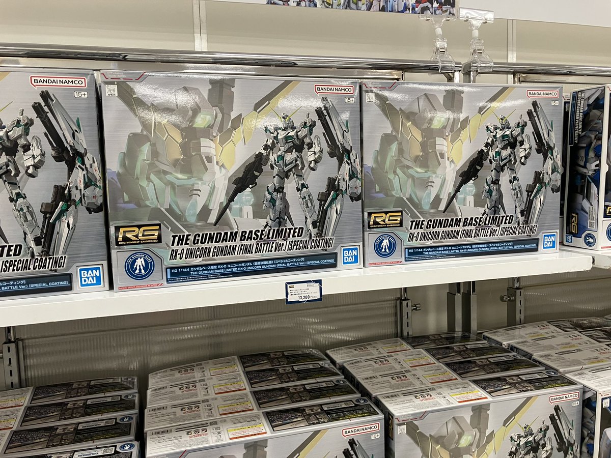 Azunana77's tweet photo. 地元にガンダムベース出張所期間限定で来てて熱いw
ボーナスが吹っ飛ぶ... https://t.co/F5G6S6KCWo