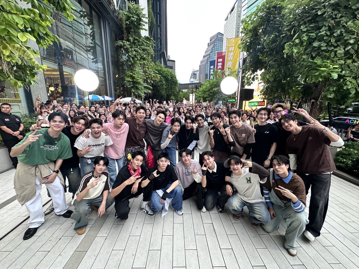 ProjectAlphaTH's tweet photo. ขอบคุณทุกคนที่มาหาพวกเราในวันนี้นะครับ ไว้โอกาสหน้า เรามาเจอกันอีกน้าาาา🫶 

#AlphaNewClan2ndHappening
#ProjectAlphaNewClan
#GMMTV https://t.co/SZOcJShQw3