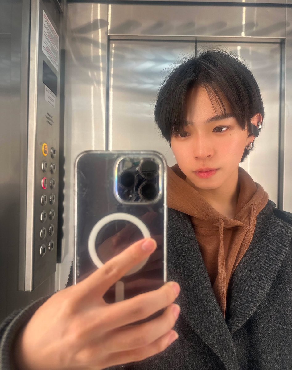 kingryo2020's tweet photo. 8/7(金)『きんぐ』Openしました♫
本日のメンバーは。。。

あきら

よし

りくと

りょう

以上の4名です！
よしの日本滞在も残りわずかとなりました。
いつ最後の出勤になるかわからないのでぜひ今のうちに☺️ https://t.co/sRIZehmspZ