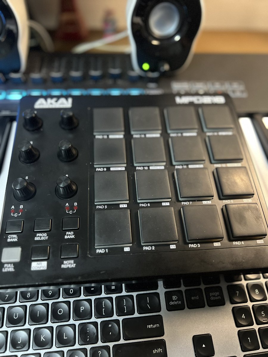 ko22ette's tweet photo. 最近手に入れた中古のMPD
制作でもバリバリ使っていきたい https://t.co/4gty4QvrfY