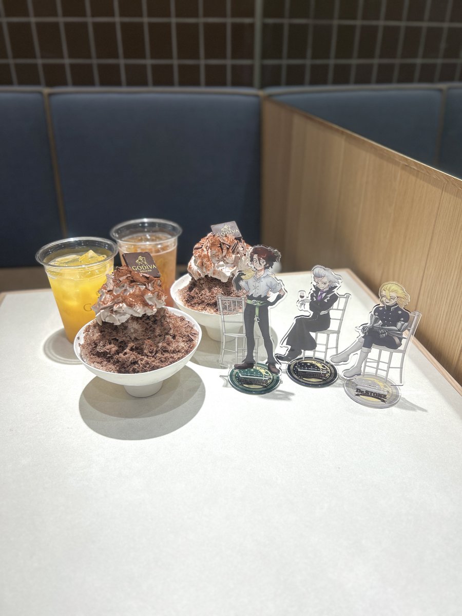 xxc_io9's tweet photo. GODIVAのかき氷とAMOCAFEの猫じゃらしラーメン（ ᴗ ̫ ᴗ ）
かき氷美味しくて最高や〜😻🍫🍧 https://t.co/nm2zkQPDzp