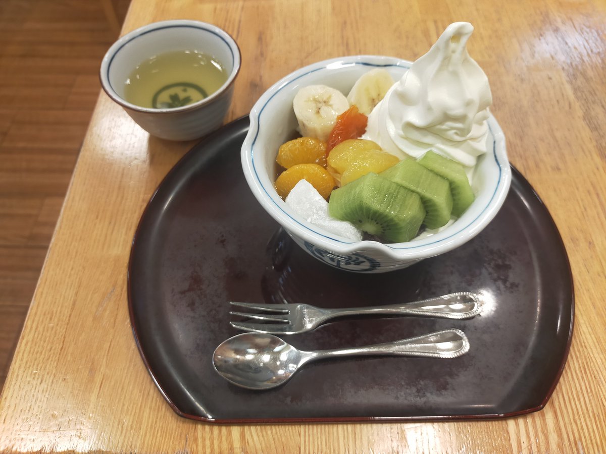 kameoffcourse's tweet photo. 職場の友人と東武百貨店船橋さんの中にある、みはしさんに行ってきました。フルーツクリームあんみつまいうーです。

#千葉県
#船橋市
#東武鉄道
#東武百貨店
#フルーツクリームあんみつ
#みはし https://t.co/TWrmtNJ79t