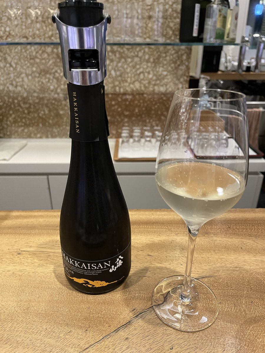nanasakitiger's tweet photo. 八海山barで色々飲み比べ https://t.co/vcLDxv4VGD