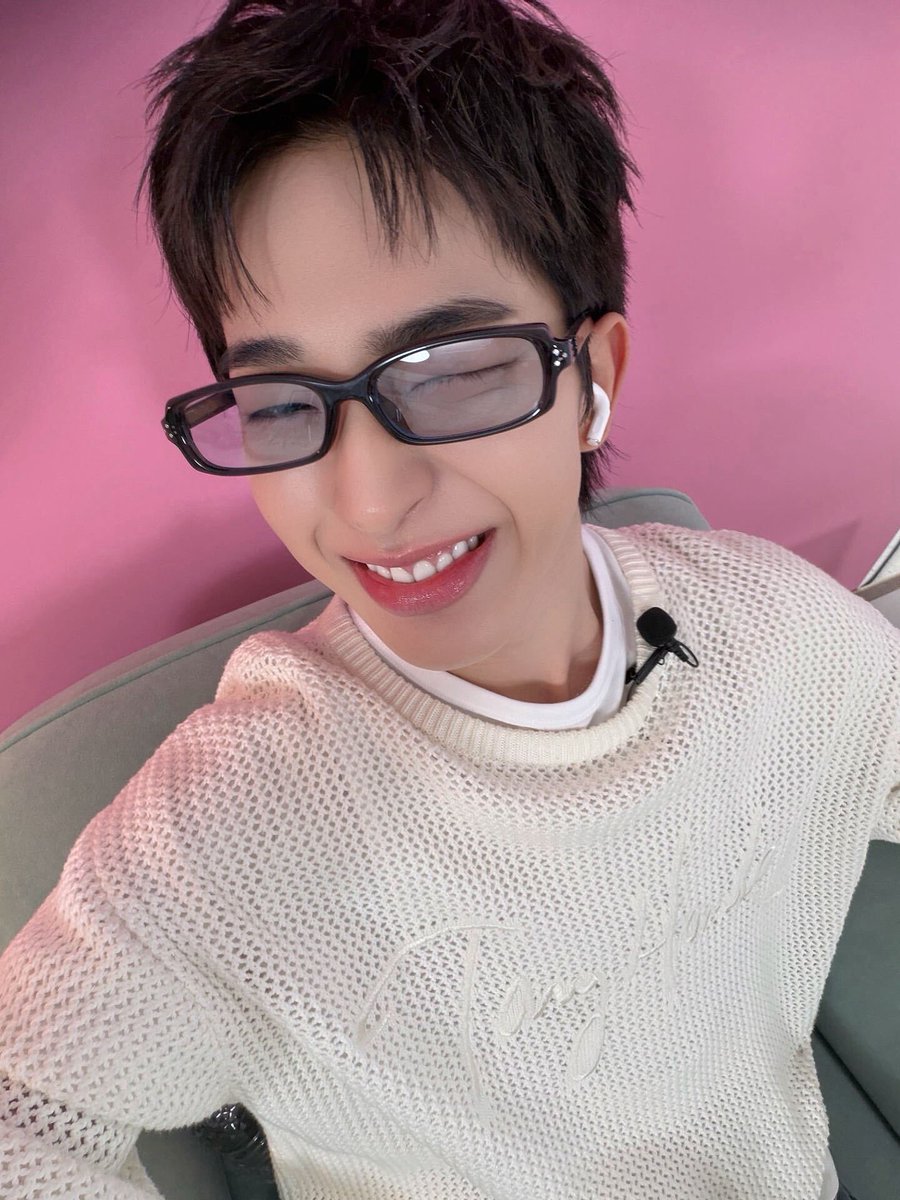NEXZ_official's tweet photo. [#셀폰코드]

자기가 좋아 ~ 🫶

#NEXZ #TOMOYA
#SAUCIN #NEXZ_SAUCIN https://t.co/tfVypcNbF7