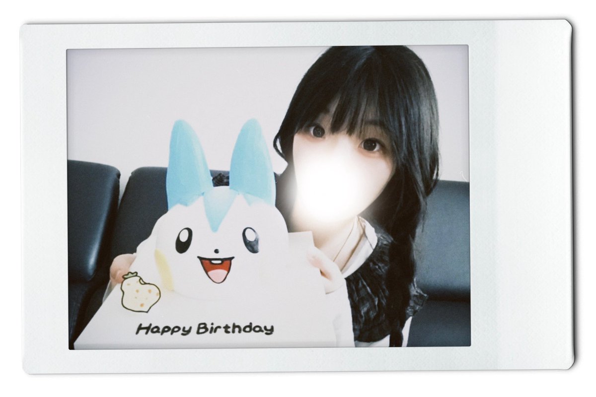 nizzangdesu's tweet photo. 늦 은
생일 축 하 해 ( 8♡1 girls ) https://t.co/bsQ5mWsFb9