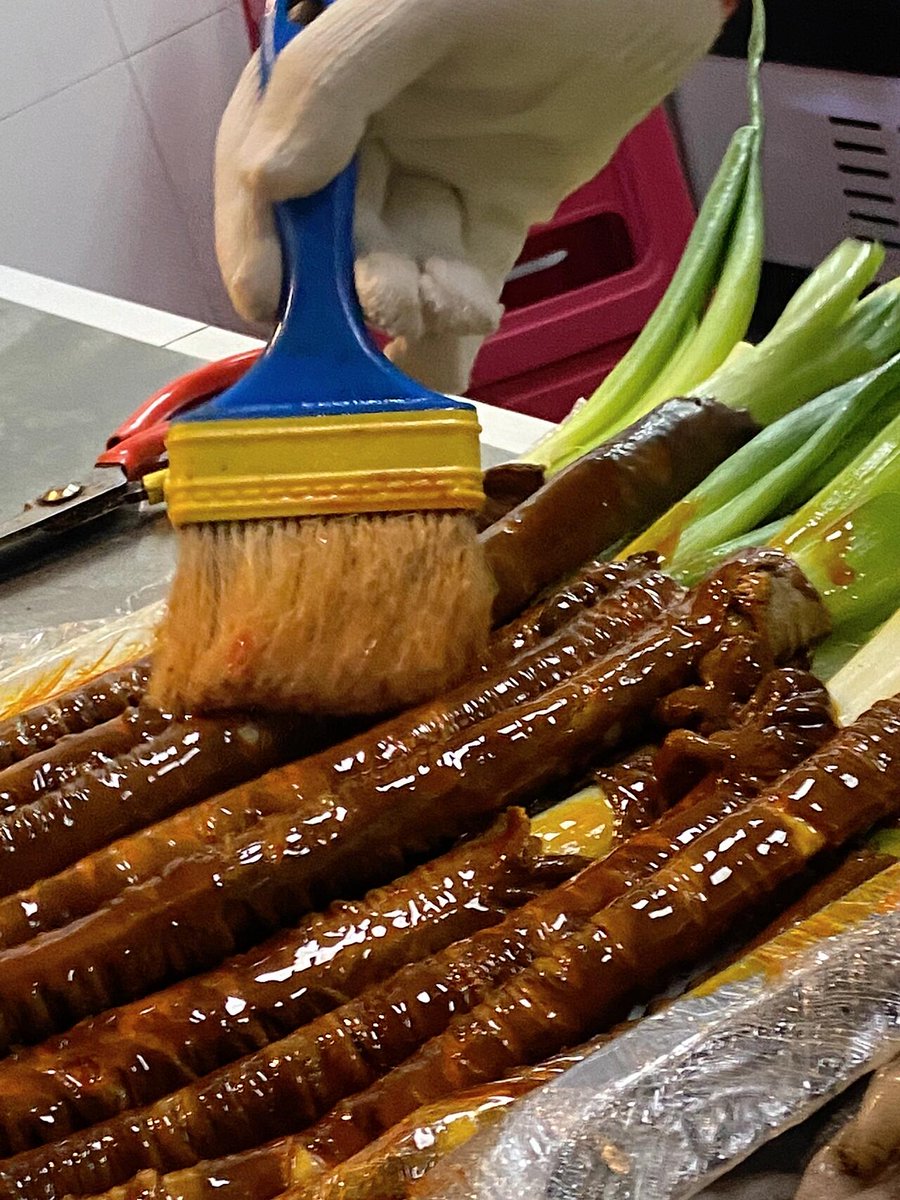 LouiseConnipsb's tweet photo. Craving late-night goodness Smell that It’s the crispy, savory street fried squid from the corner stall—perfectly charred, tossed in spicy seasoning, grab yours before it sells out! https://t.co/c5f8PyDRWN