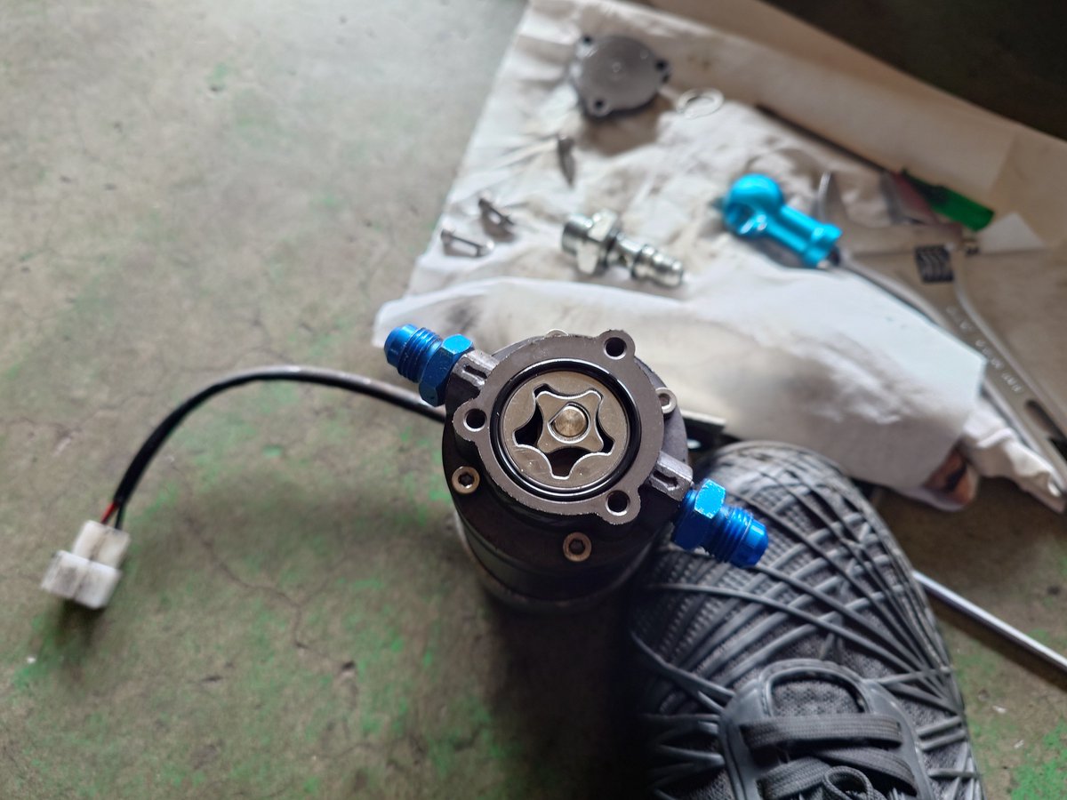 Thunder_Bortex's tweet photo. 先日は暑い中で整備を実施🔧

ミッションオイルの交換や各種Oリングの交換など細かいところを実施しました😊

#CJ4A https://t.co/pQnwnanNvF