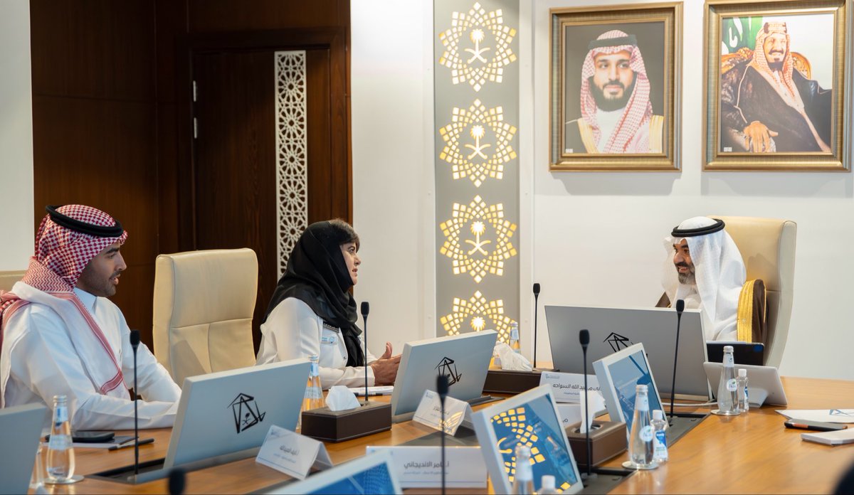 DrSelwa's tweet photo. سعدنا في @sdm_ai بزيارة معالي وزير الاتصالات وتقنية المعلومات المهندس @aalswaha حيث استعرضنا أحدث مستجدات الشركة، وأبرز إنجازاتها في مجالات الذكاء الاصطناعي والتقنيات الصحية، وفي مقدمتها إنجازاتنا الأخيرة على المستوى الدولي.

كما استعرضنا رؤيتنا في توظيف الذكاء الاصطناعي لدعم الرعاية الوقائية، وتوسيع الوصول إلى الخدمات الصحية، وبناء منظومة صحية أكثر كفاءة واستدامة، بما ينسجم مع مستهدفات رؤية السعودية 2030.

ونثمّن دعم معاليه المستمر لمنظومة ريادة الأعمال والشركات التقنية، والدور المحوري الذي يقوم به @ntdpsa في تمكين الشركات السعودية الناشئة، ودعم نموها وتوسعها محليًا وعالميًا. ونفخر في سدم بأن نكون إحدى الشركات التي استفادت من هذه المنظومة الداعمة، والتي كان لها أثر ملموس في تسريع رحلتنا نحو الابتكار والنمو
