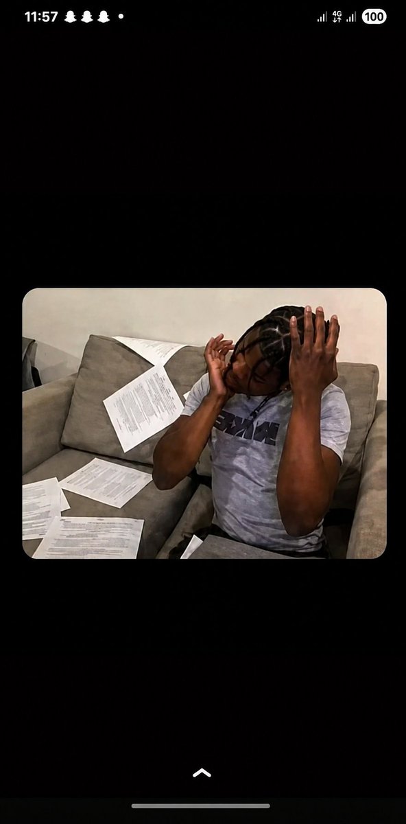 Sadiq_Ladarn's tweet photo. Now let's read the whole semester in a week. https://t.co/fq3ijK6Luf