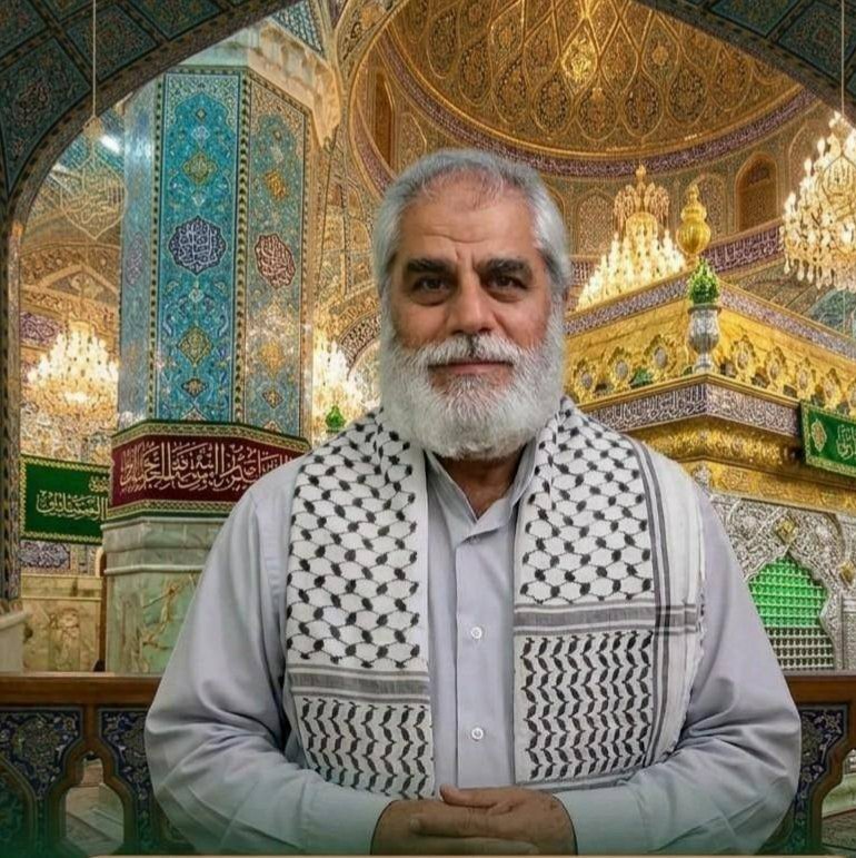 Hi_yaam2's tweet photo. بابا سالهای جوانی سرتیم حفاظت آقا بود هر وقت آقا عزم ورزش میکرد بابا روبه روش می ایستاد  پینگ پنگ بازی میکردن و بابا میگفت آقا با وجود جانباز بودن دستشون  خییلی حرفه ای بودن 
یک روز  قبل تشییع آقا بابا گفت من دارم میرم اما ما باور نکردیم فردای تشییع بابا پرکشید و با امامش رفت ... https://t.co/UXF46sRKjz