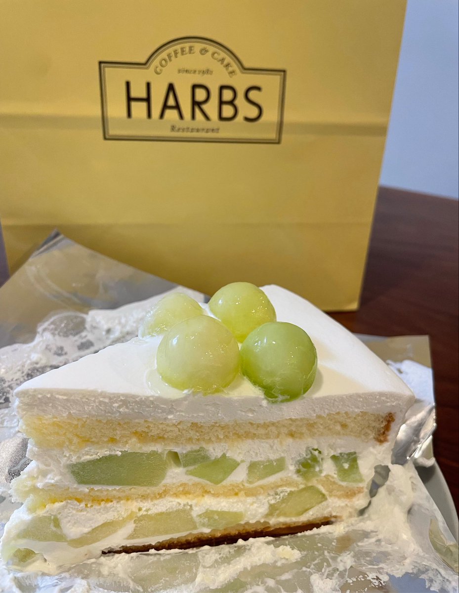 tabetamonoki's tweet photo. ハーブス
メロンショートケーキ https://t.co/znQ3M90KNV
