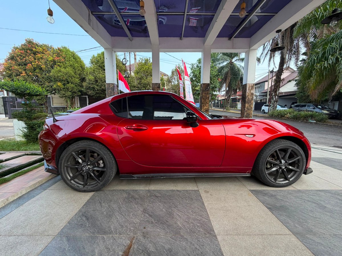 draftanakunpad5's tweet photo. dau! mazda mx 5 buka harga dia 800 jt yang mau tau full spek atau nego sampai cocok bisa reply https://t.co/1zUlINSqYr