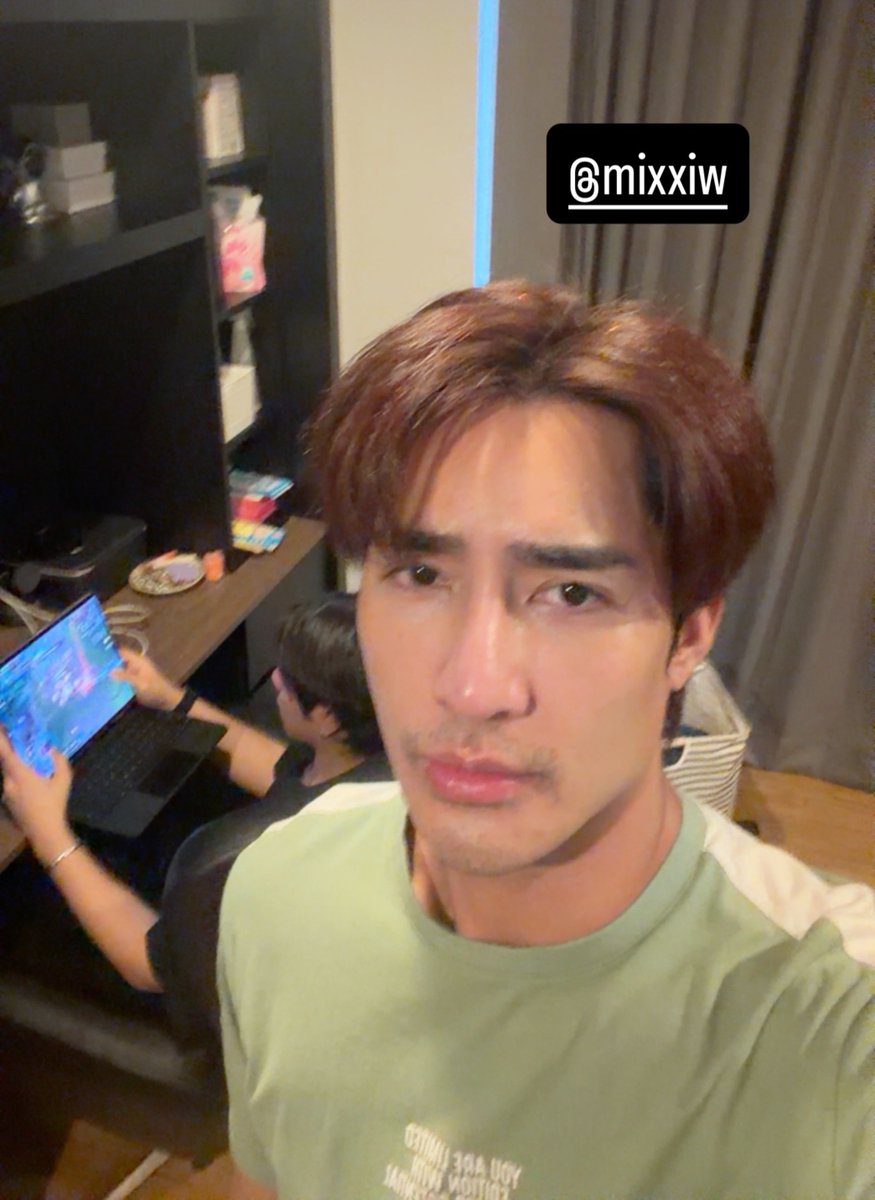 phandaorak's tweet photo. mix your baby's over here sulking, he's waiting for you to come play with him 🤭

#เอิร์ทมิกซ์  ; #EarthMix https://t.co/fNJ9hFMXGI
