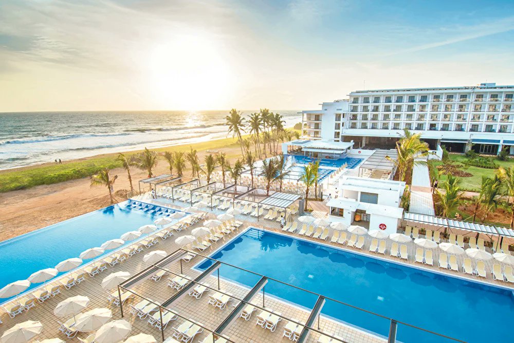 RiuHoteles's tweet photo. 🎉 RIU celebrates 10 years in Sri Lanka: a decade of history and expansion in the Indian Ocean. Read more 👉 https://t.co/Xcj4uv3uZs

#RiuSriLanka https://t.co/dvxdwhdNhq