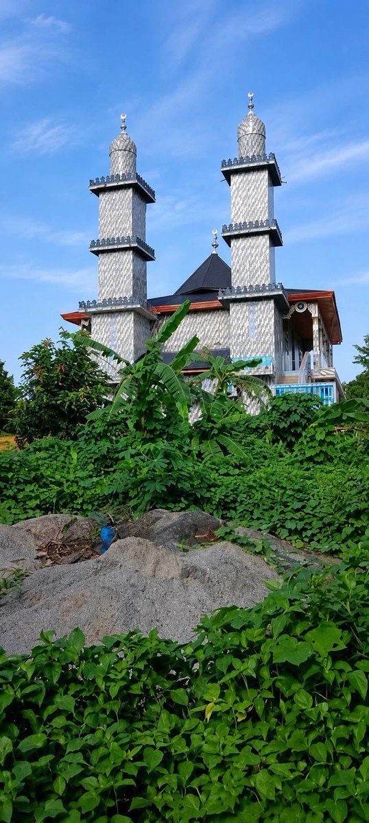 baldseto's tweet photo. Mosquée de Hamdallaye, Ninguélandé, Pita 🇬🇳

جمعة مباركة 

(📷 unknown) https://t.co/6zbnVdNWiV