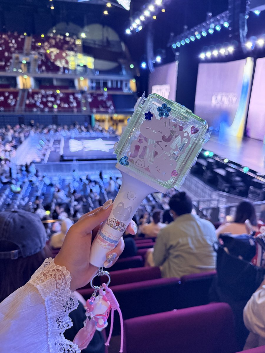 pralit_i's tweet photo. คนข้างๆเทสระบบกุขำมาก คนไทยป่ะคะแล้วกุตอบ ห้ะะ แล้วชีตอบอ่อคนไทย อีเหรี่ย565555666666666666666

#NCTJNJM_FANMEETING_TOUR
#NCTJNJM_FANMEETING_TOUR_DUALITY https://t.co/Ev4i97GbdC