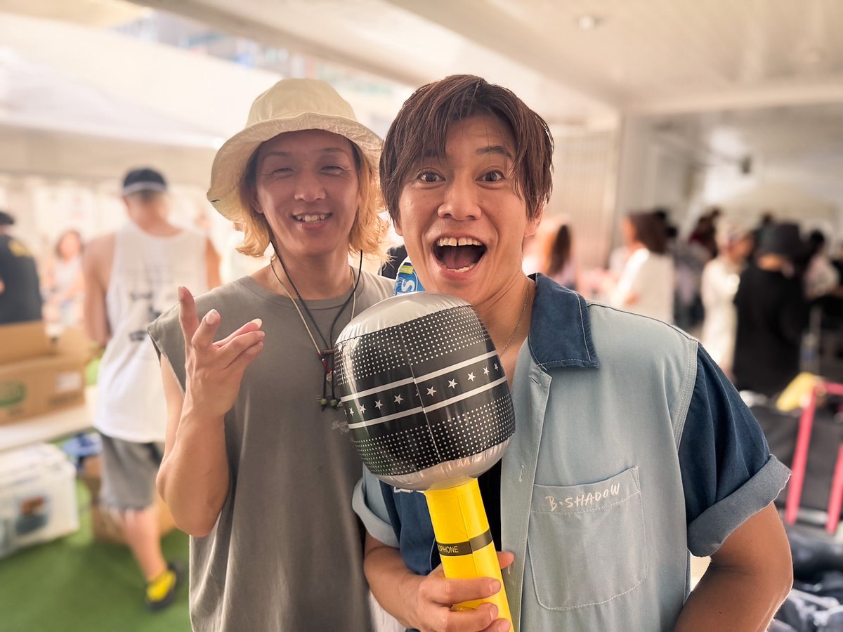 zilconia_nao's tweet photo. 神戸周遊フェス初日！
三宮プラッツ

暑い中ありがとうございました👍

ステージの瞬間は皆の素敵な表情のおかげで暑さを忘れて歌ってる🎤

きっと皆そうなんやろうね。
この三日間、沢山の素敵な時間を見つけて作って下さいね☺️

本日から発売の11/23ホールワンマンのチケットもゲットしてくれてありがとう！
明日も明後日も持っているので声かけてくださいね🎫

#神戸周遊フェス 
@flat_pon 
@kobe_shuyu