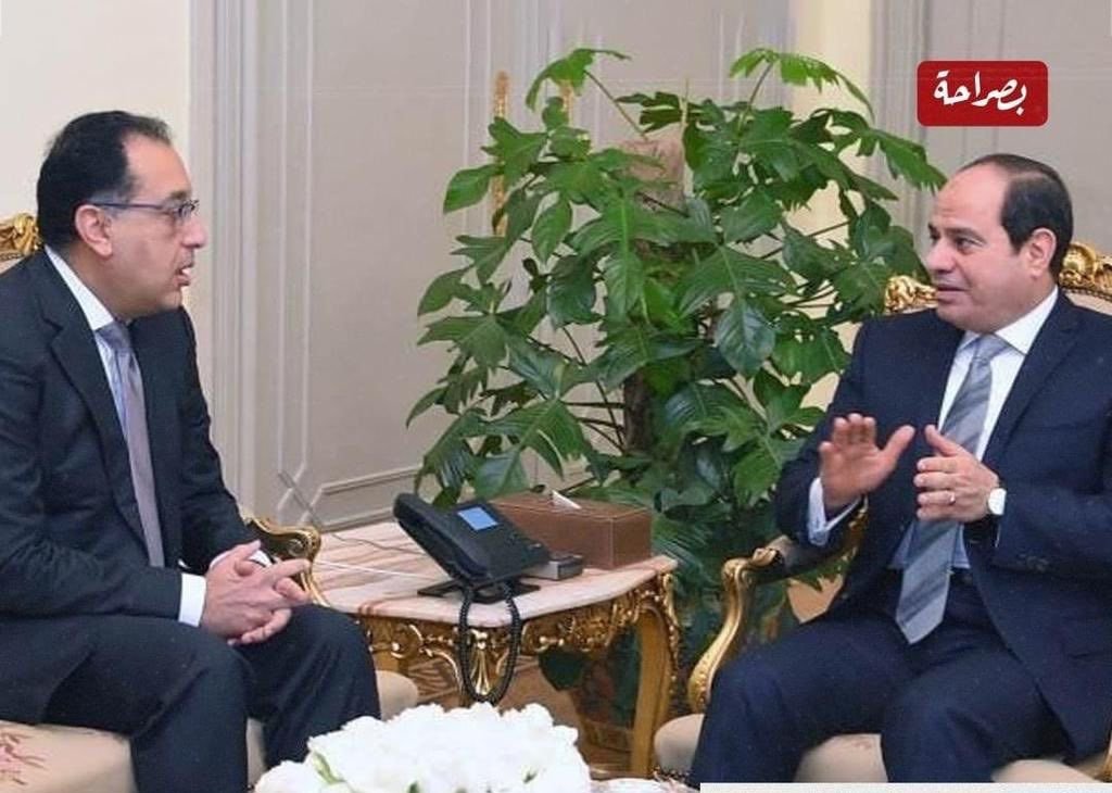 ashraaf_alsaad's tweet photo. احنا مش عاوزينهم يخافوا ونبه على مصطفى بكري مايخوفش حد من النزول احنا جاهزين لاستقبالهم وهانشيلهم على راسنا وزي شكة الإبرة محدش هايحس بحاجة وفى اماكن فاضية عند ابو إسماعيل والبلتاجي تشيل عشرتلاف واحد والباقي يروح الفنادق الجديدة عشر نجوم وانت بنفسك تطلع تقولهم ماتخافوش انزلوا عموا عبد الفتاح #السيسي فى انتظاركم