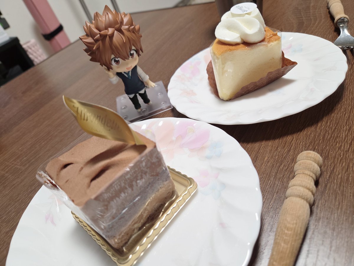 rebotuna's tweet photo. ギリセーフ！
無事、レベルアップ⤴️
お祝いのケーキ🎂 https://t.co/udNnItc5NY