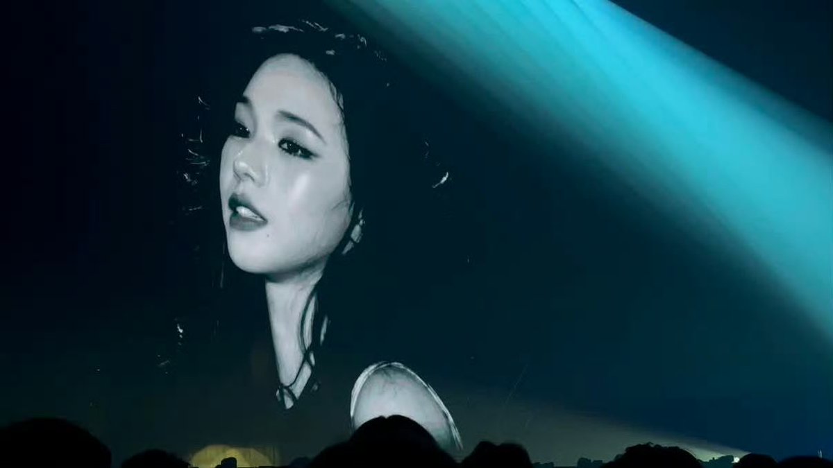 Rhcbjibkkuk's tweet photo. 카리나의 카리스마가 폭발한 순간이었다

KARINA NEW SOLO MUSIC
#KarinaNewMusic
#카리나_신곡_공개 https://t.co/5fYWk1KQH3