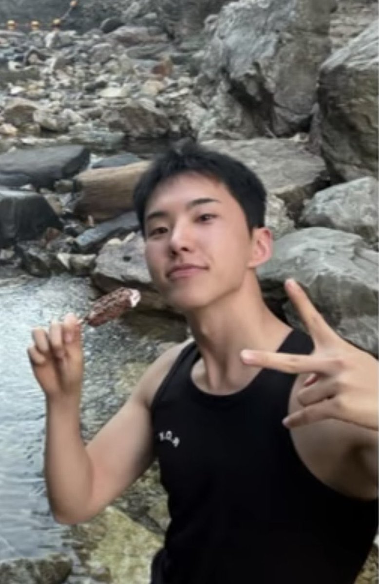 my_960615's tweet photo. 하 이제 숨이 좀 쉬어짐 https://t.co/NrXzKyhYLu