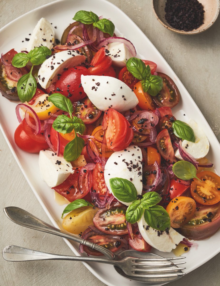 raymond_blanc's tweet photo. Ive got a lovely recipe for you to try this weekend, Tomato salad.
This is from my book #SimplyRaymond Recipes from Home.
This recipe is new to my website, but you will find so many other recipes to add to your repertoire….you may even want to buy my new book. (Link in Bio)
It is also a real favourite @brasserieblanc
Bon Appétit!
Photo @ChrisTerryphoto
 #TomatoSalad #HomeCooking #RecipeIdeas #WeekendCooking #SaladRecipes #FoodLovers #CookbookRecipes #BrasserieBlanc #BonAppetit