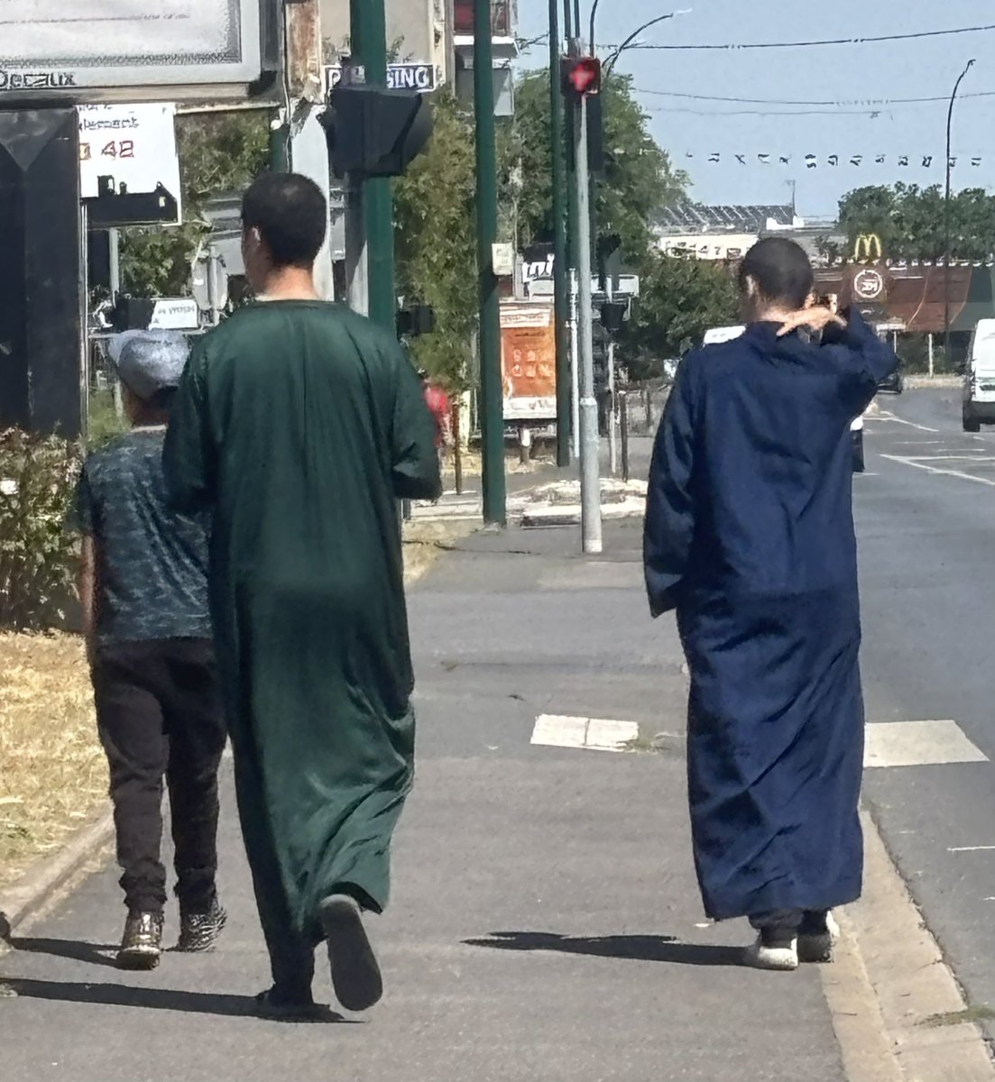 LaDelichieuse's tweet photo. J’en ai marre, MARRE de voir ça en France !!! https://t.co/42M2pio40D