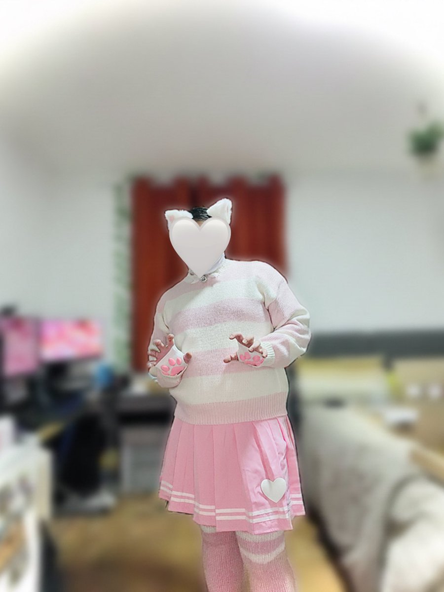 PillowFemboy's tweet photo. Bad kitten 😼🐾

Grr~ 🤍💖 https://t.co/C4HKmk1cLY
