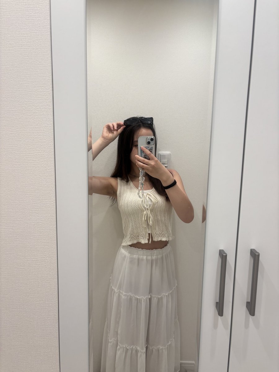 lisayuka821's tweet photo. 8/9 (日)の撮影会の衣装候補です🤍

白を基調としたスタジオなので、柔らかいけど夏の雰囲気の2コーデを選んでみました✨

ありがたいことに残りはあと1枠です！🥹
気になってくださっている方は、ぜひ @aeriaphoto_ のプロフリンクからご予約お待ちしています🫶

#撮影会 #モデル　#ハーフ https://t.co/YaWdgbq9XT