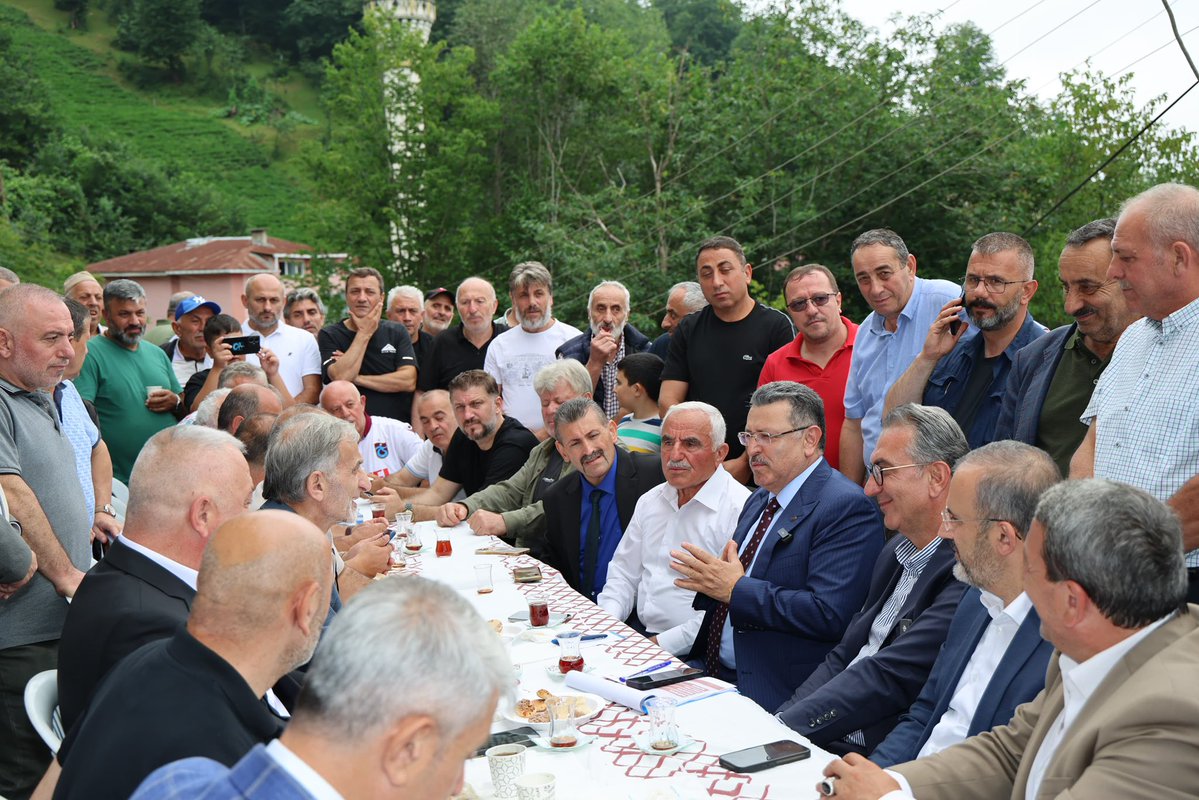 ahmetmgenc's tweet photo. Güzel #Sürmene’mizdeyiz… ❤️

Cuma namazımızı Oylum Mahallemizde kıymetli hemşehrilerimizle eda ettik. 

Cumamız mübarek, birliğimiz daim olsun. https://t.co/Wav2CswhPd
