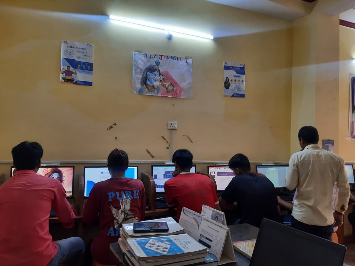 samoon4humanity's tweet photo. Empowering youth with free quality computer training at SCTI-04!  Dedicated to building a brighter, digitally skilled future. Drop by our Rishikesh center today!

📍 Gali No. 1, Khadri Road, Shyampur Fatak, Rishikesh

#SamoonFoundation #SkillDevelopment #ComputerTraining https://t.co/cs5uzU4M1K