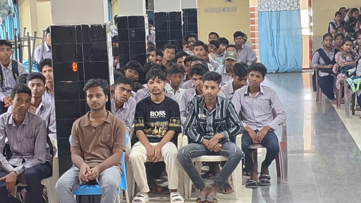 official8547's tweet photo. Induction Programme of +2 1st year Arts, Science, Commerce and Vocational Students.

#WelcomeFreshers🎉💐
#WelcomeToDrjncRasalpur https://t.co/886SVwuy5r