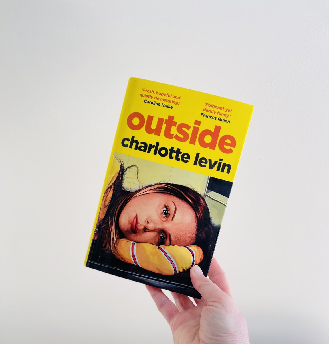 yearsofreading's tweet photo. Thank you to @tinycharlotte72 and #MagpieBooks @OneworldNews for my copy of #Outside which is out now.

It’s about Beatrice, whose world is restricted to the four walls of her house, until she meets a gardener called Finn, and realises there is a life waiting for her beyond them. https://t.co/r2ibIjd8Yd
