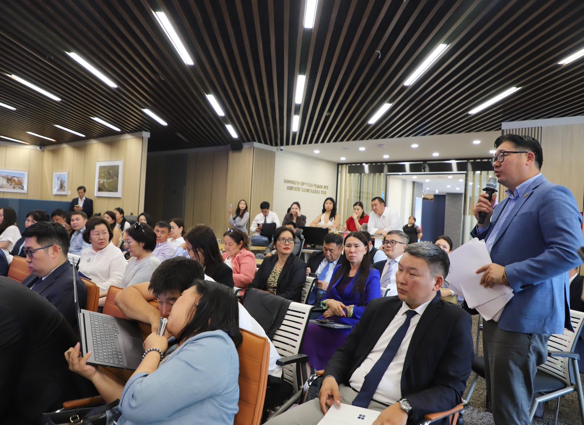 FRC_of_Mongolia's tweet photo. САНХҮҮГИЙН ЗОХИЦУУЛАХ ХОРООНЫ  2027 ОНЫ ТӨСВИЙН ТӨСЛИЙГ ОЛОН НИЙТЭЭР ХЭЛЭЛЦҮҮЛЛЭЭ
Санхүүгийн зохицуулах хорооны төсвийн ерөнхийлөн захирагчийн 2027 оны төсвийн төсөлд олон нийтийн санал авах нээлттэй хэлэлцүүлгийг өнөөдөр (2026.08.07) зохион байгууллаа. https://t.co/XBHgOXqz9W