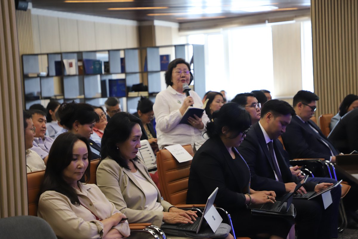 FRC_of_Mongolia's tweet photo. САНХҮҮГИЙН ЗОХИЦУУЛАХ ХОРООНЫ  2027 ОНЫ ТӨСВИЙН ТӨСЛИЙГ ОЛОН НИЙТЭЭР ХЭЛЭЛЦҮҮЛЛЭЭ
Санхүүгийн зохицуулах хорооны төсвийн ерөнхийлөн захирагчийн 2027 оны төсвийн төсөлд олон нийтийн санал авах нээлттэй хэлэлцүүлгийг өнөөдөр (2026.08.07) зохион байгууллаа. https://t.co/XBHgOXqz9W