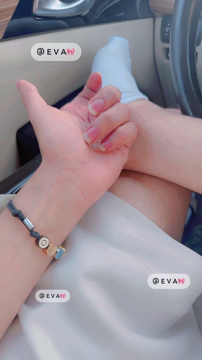 RZ11000's tweet photo. عمكم زعلاننن ابي اطلع حرتي 😭❤️. https://t.co/X7tCVjJFri
