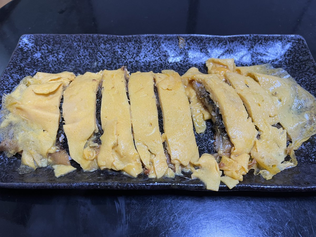 yumitiku's tweet photo. 中国産なのでビッグう巻き（巻けてない https://t.co/SIMhbAFeR7