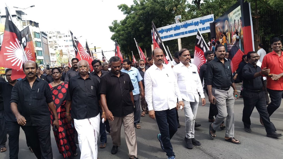 lpfmanimaaran's tweet photo. முத்தமிழறிஞர் டாக்டர் கலைஞர் அவர்களின் 8-ஆண்டு நினைவு நாளை முன்னிட்டு, அன்பு தளபதி, கழகத் தலைவர் அவர்களின் தலைமையில் நடைபெற்ற அமைதிப் பேரணியில். https://t.co/wcKo9GKLTH