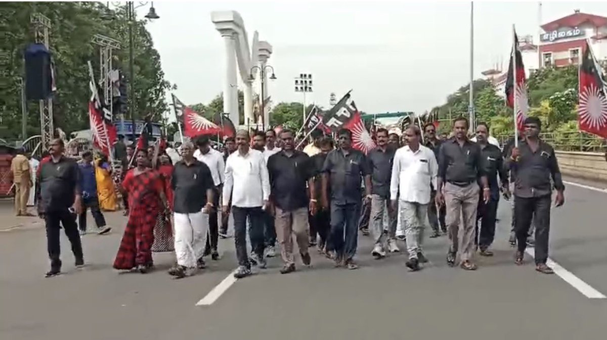 lpfmanimaaran's tweet photo. முத்தமிழறிஞர் டாக்டர் கலைஞர் அவர்களின் 8-ஆண்டு நினைவு நாளை முன்னிட்டு, அன்பு தளபதி, கழகத் தலைவர் அவர்களின் தலைமையில் நடைபெற்ற அமைதிப் பேரணியில். https://t.co/wcKo9GKLTH