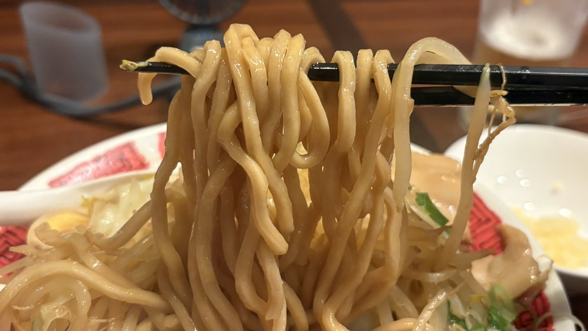 fatechan0's tweet photo. マシ盛りバミ郎そばニンニク1,309円。@バーミヤン。ファミレスにしてはやれてる。美味かったぜ #バミ郎 #バーミヤン https://t.co/JW7EpYLsVC