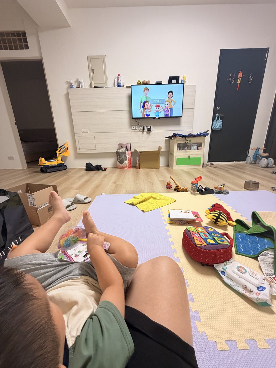 kwoseobh's tweet photo. 難得可以耍廢一下 https://t.co/KevLHlutA4