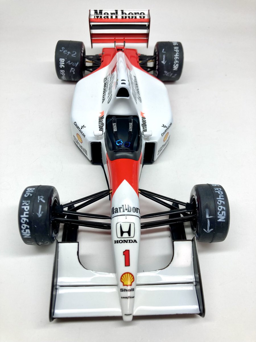 longtail314's tweet photo. タミヤ MP4/7A完成しました。
今回はカウル内に力を注ぎました。
フィニッシャーズのMP4レッドを使用。
蛍光レッドの上にクリアーコートが出来ます。一昔前は考えられない進歩に驚きでした。
 #オートモデリング
#ダベリングモデリング　
#タミヤ https://t.co/OTeLNTBaZu