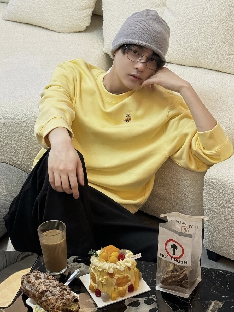 _blackiblack_'s tweet photo. 같은🛋️…. 아닌가-?! https://t.co/2KCZlVe3Fj