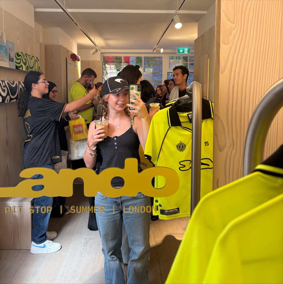 LNORRlS's tweet photo. thanks for the free coffee! https://t.co/6EEOAoaxtp