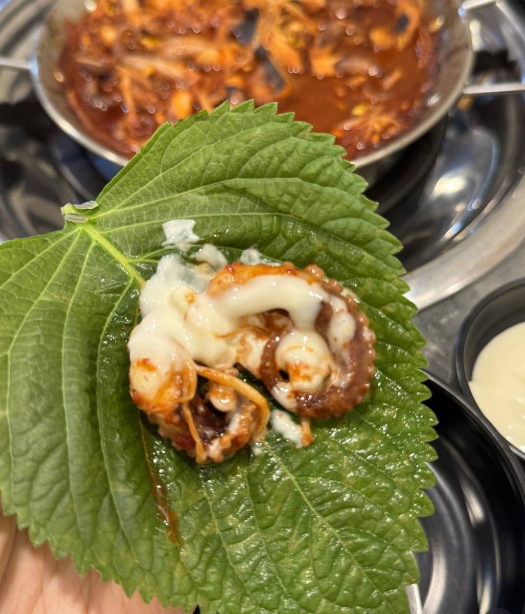 TessRosekvpu's tweet photo. 맛잇는 깻닢쌈 한입에 쏙~😋 https://t.co/XAij4BwmVB